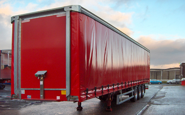 Hire a Curtainsided Trailer with Tri-axle Straightframe