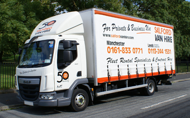 Hire a 17/18T GVW Curtainsided with Tail Lift